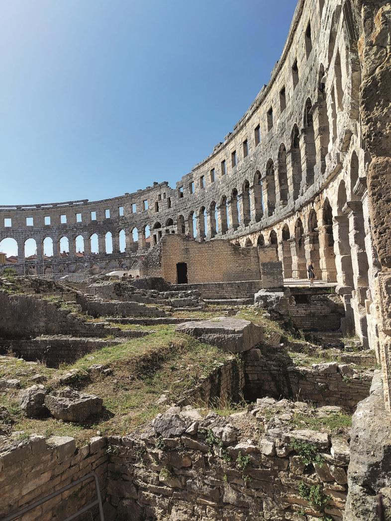 Imposante Bauten aus der Römerzeit: Das gut erhaltene Amphitheater in Pula.