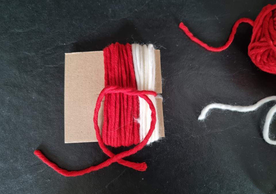 Bild 2 von 6: Umwickeln und verknoten